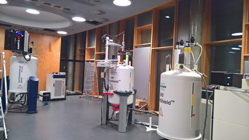 Picture of an NMR instrument