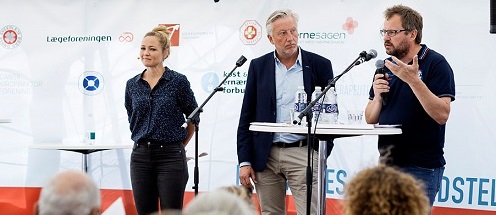 Fra venstre: Mette Frisk, der var ordstyrer under eventen, institutleder Arne Astrup, NEXS, samt Institutleder Bjarke Bak Christensenr fra FOOD.