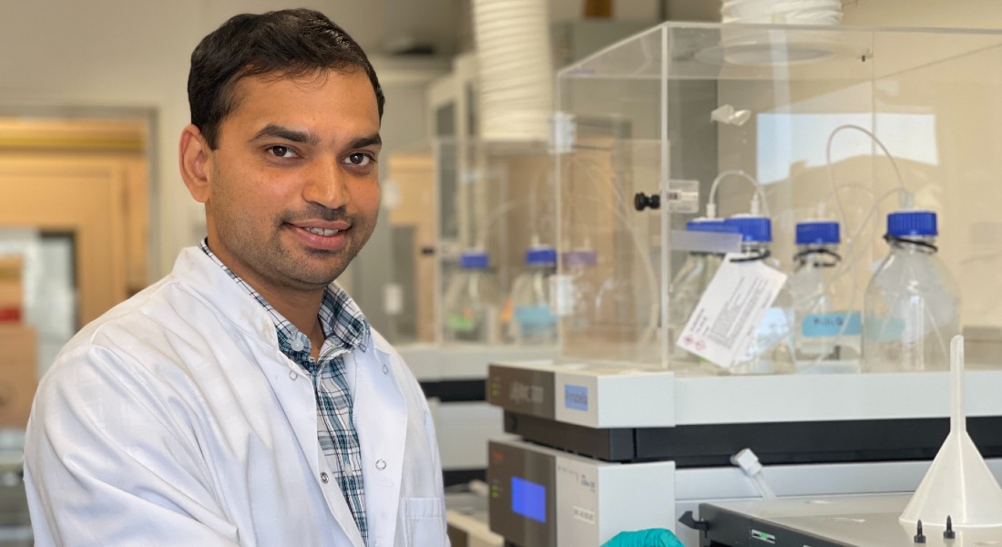 Food chemist Mahesha Manjunatha Poojary, who has just received the Nils Foss Talent Prize 2022, spends at least two hours in the laboratory every day. Picture: Lene Hundborg Koss